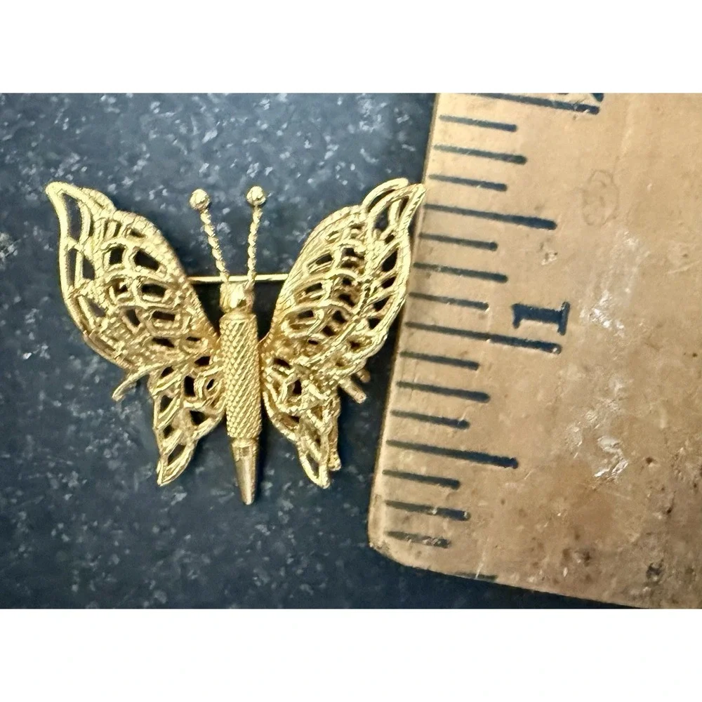 Vintage Signed Monet Gold Tone Butterfly Brooch Pin 3D Elegant 1